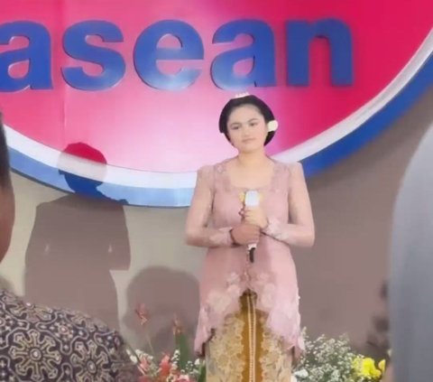 Appearing at the ASEAN Anniversary Event, 8 Photos of Amora Lemos in Kebaya, Her Beauty is Stunning