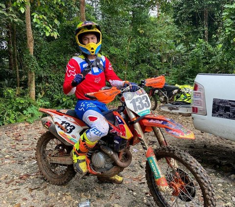 Second Gold Contribution for Indonesia, Here’s a Handsome Picture of Rizki Juniansyah Who Loves Trail Riding