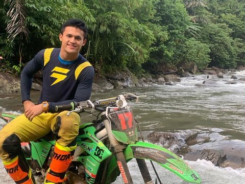 Second Gold Contribution for Indonesia, Here’s a Handsome Picture of Rizki Juniansyah Who Loves Trail Riding