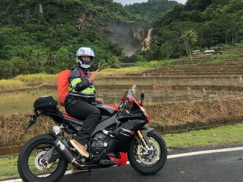 Portrait of Rizki Juniansyah, Weightlifting Athlete, Motorcycle Enthusiast, and Collector of Branded Items