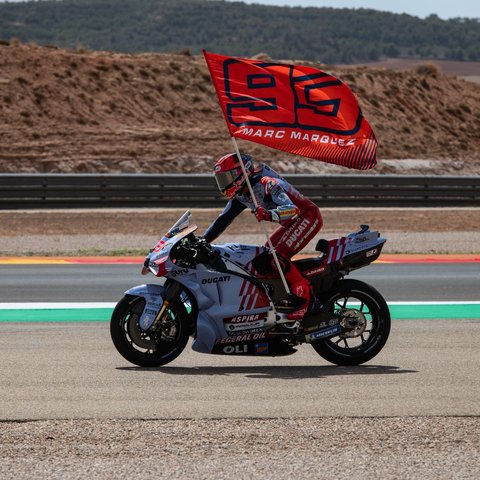 Marc dan Alex Marquez mendapatkan poin berharga di MotoGP Aragon.