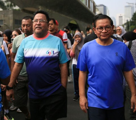 Kehadiran mereka disambut antusias oleh warga yang juga sedang menikmati suasana bebas kendaraan di pusat ibu kota. Foto: merdeka.com / Arie Basuki