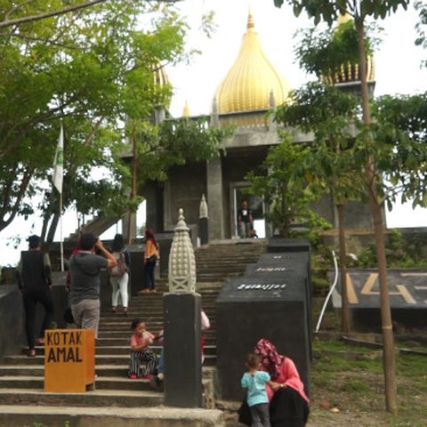 Masjid Walima Emas, Wisata Religi di Kabupaten Gorontalo. (Liputan6.com/Aldiansyah Mochammad Fachrurrozy)