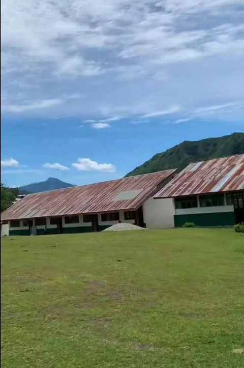 Pria Ini Perlihatkan Sekolah Dasar di Toraja dengan View Indah Disekitarnya, Bikin Warganet Takjub