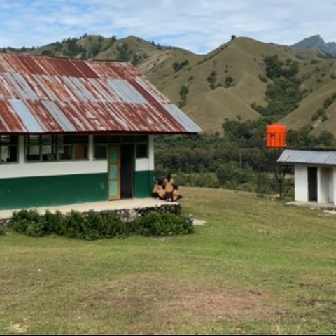 Pria Ini Perlihatkan Sekolah Dasar di Toraja dengan View Indah Disekitarnya, Bikin Warganet Takjub