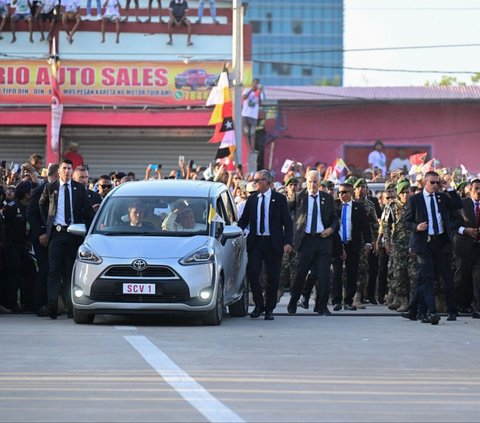 FOTO: Jauh Lebih Sederhana dari Sebelumnya, Ini Mobil yang Dipakai Paus Fransiskus Selama Berada di Timor Leste