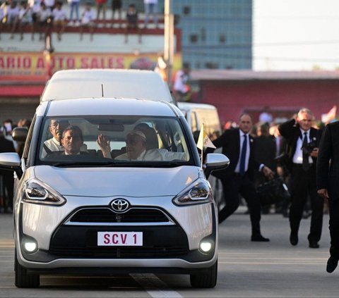 FOTO: Jauh Lebih Sederhana dari Sebelumnya, Ini Mobil yang Dipakai Paus Fransiskus Selama Berada di Timor Leste