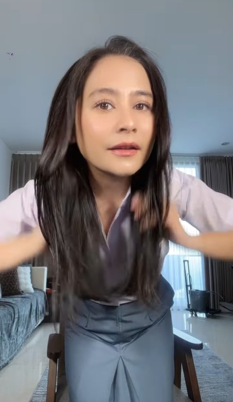 Potret Prilly Latuconsina Tampil Mengenakan Seragam SMA