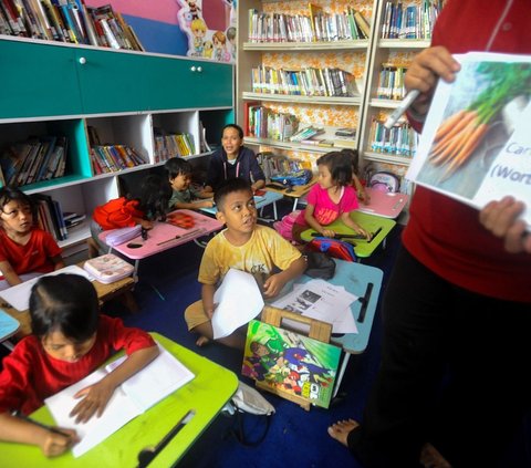 FOTO: Ini Keseruan Belajar di RPTRA Malinjo, Anak-Anak Mendapatkan Pendidikan Bahasa Inggris dan Berhitung Gratis