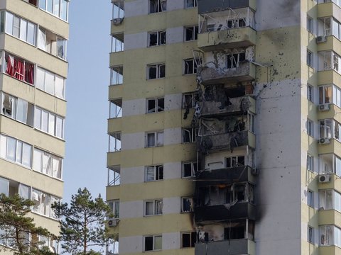 FOTO: Sisa-Sisa Serangan Mengejutkan Ukraina ke Jantung Rusia, Gedung Apartemen Hancur dan Warga Tewas