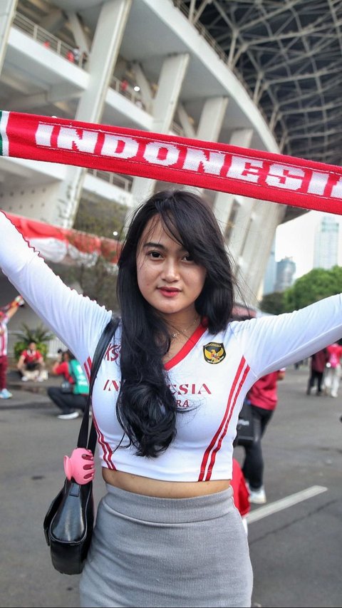 FOTO: Situasi Stadion GBK Jelang Timnas Indonesia vs Australia, Diwarnai Kehadiran Suporter Cantik