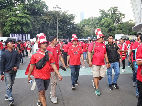 FOTO: Situasi Stadion GBK Jelang Timnas Indonesia vs Australia, Diwarnai Kehadiran Suporter Cantik