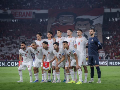 FOTO: Gemuruh Puluhan Ribu Suporter Bakar Semangat Timnas Indonesia Saat Lawan Australia di GBK