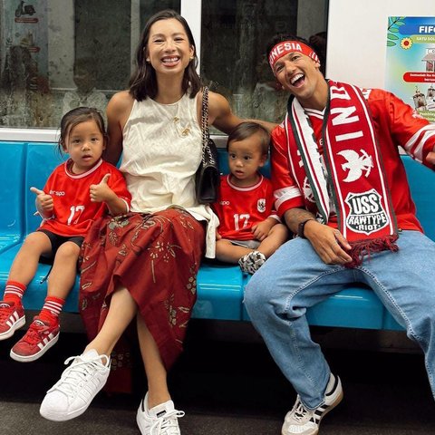 Potret Jennifer Bachdim Nonton Timnas Indonesia Vs Australia, Bersama Suami dan 2 Anak Pergi Naik MRT