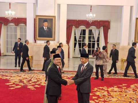 Presiden Jokowi melantik Saifullah Yusuf atau Gus Ipul menjadi Menteri Sosial. (Lizsa Egeham).