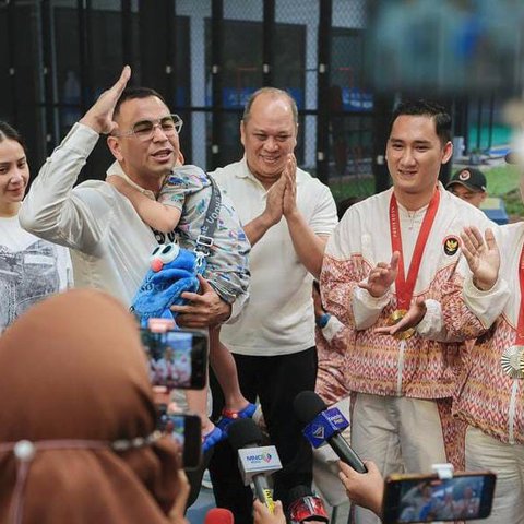 Potret Raffi Ahmad Gelontorkan Uang Rp500 Juta Lebih Untuk Tim Indonesia Peraih Medali di Paralympic Games Paris 2024