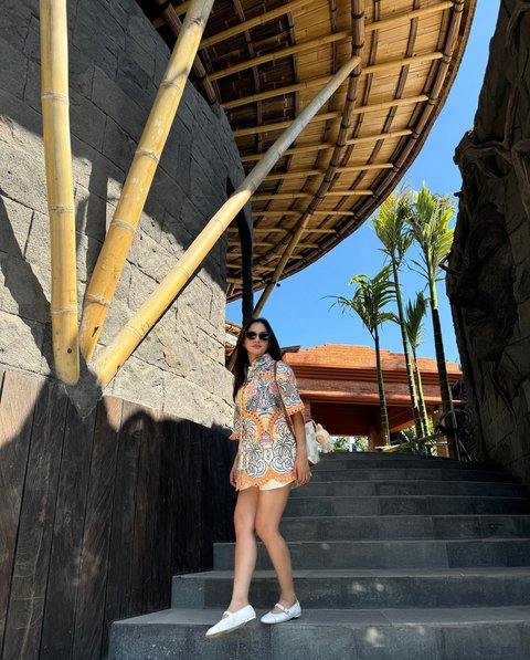 Potret Cantik Ririn Ekawati saat Liburan di Bali