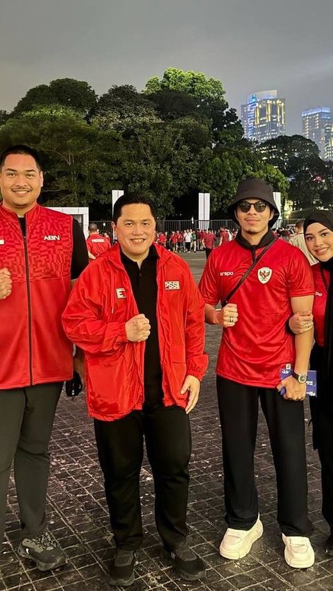 Kumpulan Potret Artis Nonton Timnas Indonesia vs Australia di GBK, Ada Keluarga Darius Sinathrya-Rafathar