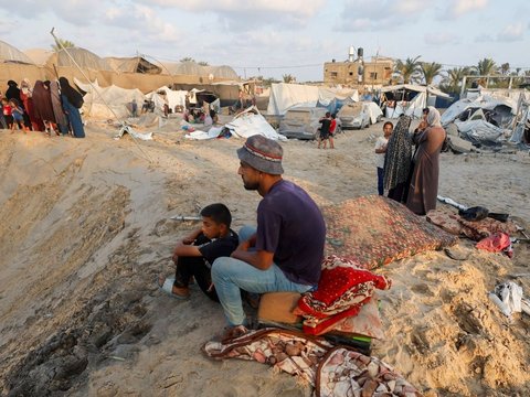 FOTO: Kamp Pengungsian Al Mawasi di Gaza Usai Serangan Brutal Israel dan Tewaskan 40 Warga Palestina, Kondisinya Hancur dan Ada Kawah Besar