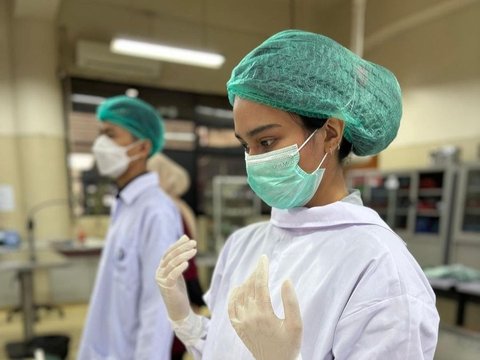 Calon Dokter Hewan, ini Potret Charlotte Ramadhan Anak Shahnaz Haque yang sedang Kuliah di IPB Sukses Lakukan Operasi Pertama