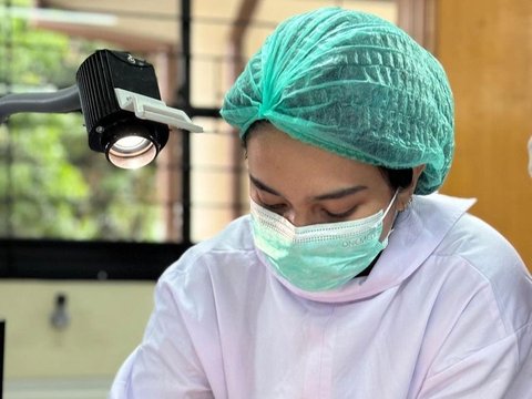 Calon Dokter Hewan, ini Potret Charlotte Ramadhan Anak Shahnaz Haque yang sedang Kuliah di IPB Sukses Lakukan Operasi Pertama