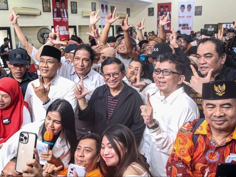 FOTO: Pramono-Rano Deklarasikan Rumah Bersama Relawan di Gedung Joang 45