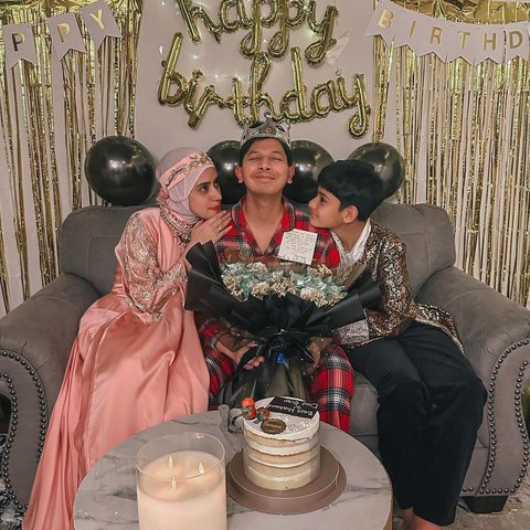 Potret Perayaan Ultah Sederhana Sonny Septian, Dibangunkan Tengah Malam sama Bidadari dari Surga