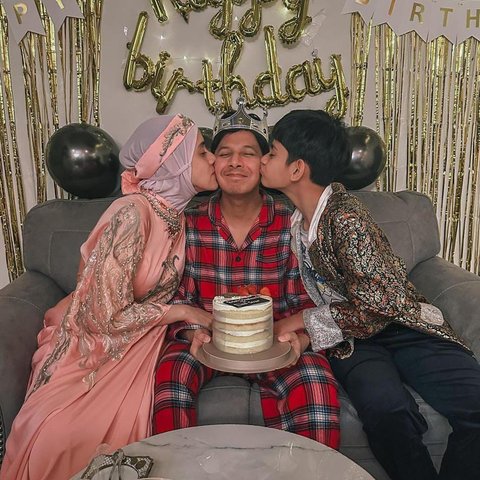 Potret Perayaan Ultah Sederhana Sonny Septian, Dibangunkan Tengah Malam sama Bidadari dari Surga