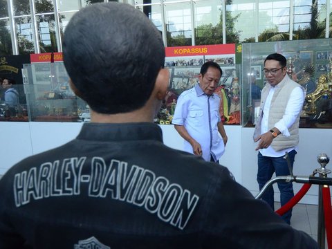 FOTO: Momen Ridwan Kamil Temui Sutiyoso di Museum Bang Yos