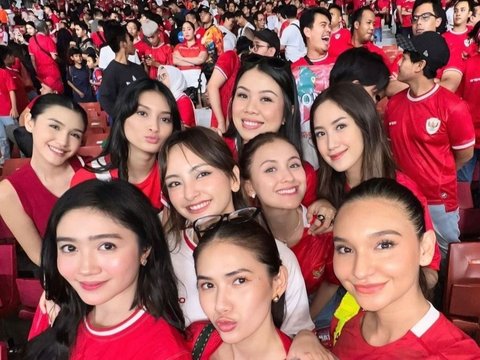 Kece Banget! 7 Potret Febby Rastanty saat Nonton Langsung Timnas Indonesia vs Australia di Stadion GBK