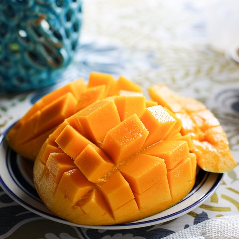Buah Mangga. (Foto: Unsplash.com/esirae Hayes-Vitor)
