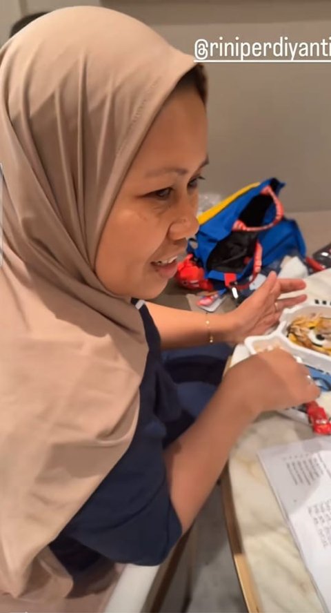 Momen Sus Rini Les Bahasa Inggris
