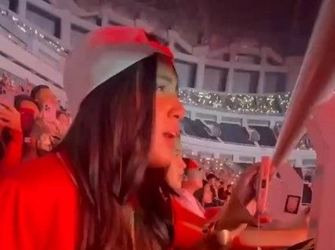 Potret Keseruan Nia Ramadhani Bareng Mikhayla saat Nonton Konser Bruno Mars, Potret Ibu dan Anak Kompak Banget!