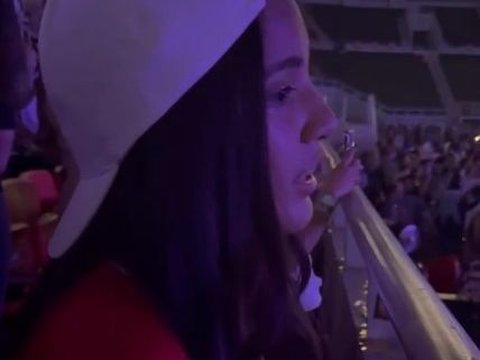 Potret Keseruan Nia Ramadhani Bareng Mikhayla saat Nonton Konser Bruno Mars, Potret Ibu dan Anak Kompak Banget!