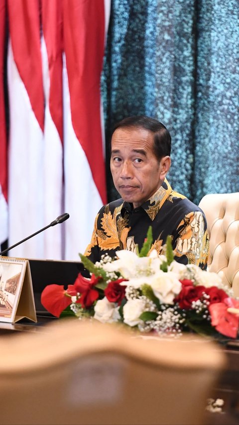 Jokowi pun meminta maaf kepada seluruh jajaran kabinet jika dirasa kinerjanya sebagai kepala negara kurang maksimal. Foto: BPMI Setpres