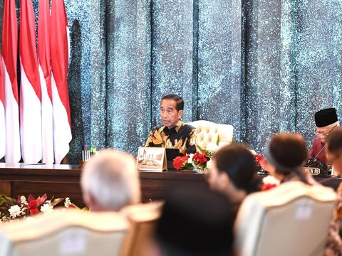 FOTO: Momen Jokowi Pimpin Sidang Kabinet Terakhir di IKN, Pamitan hingga Minta Maaf