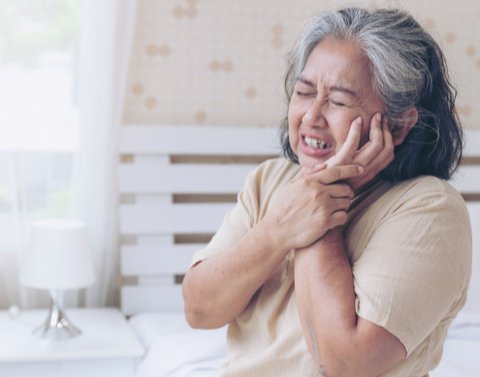 gusi bengkak (sumber: freepik)