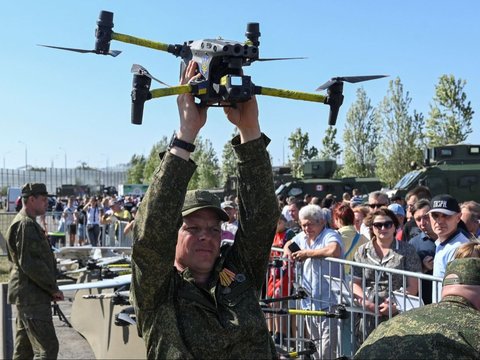 FOTO: Pameran Kendaraan Tempur Ukraina yang Disita Rusia di Rostov-on-Don, Ada Gambar Bendera Inggris hingga AS