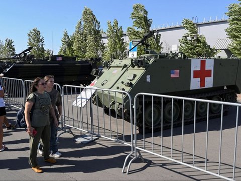 FOTO: Pameran Kendaraan Tempur Ukraina yang Disita Rusia di Rostov-on-Don, Ada Gambar Bendera Inggris hingga AS