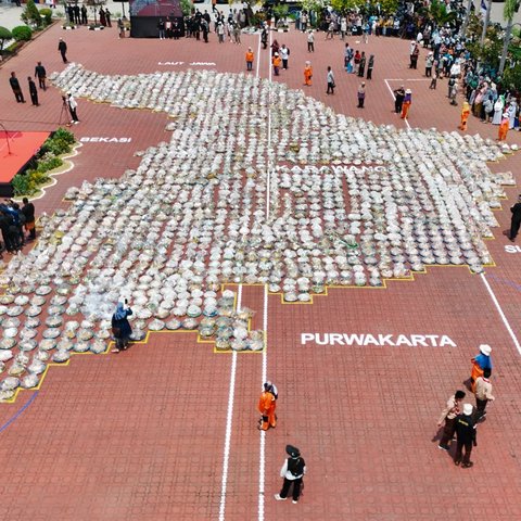 Duduk Perkara Tumpeng Berbentuk Peta Karawang Dibuang Usai Raih Rekor MURI