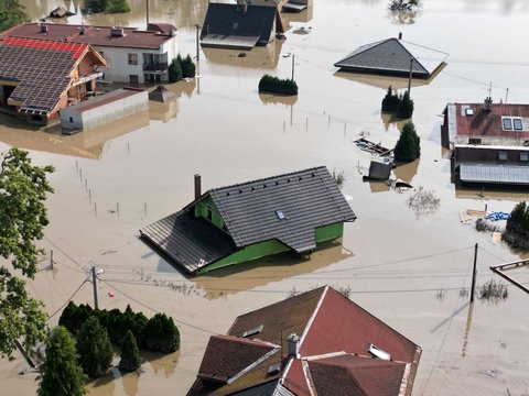 FOTO: Banjir Kian Memburuk, Republik Ceko Terancam 