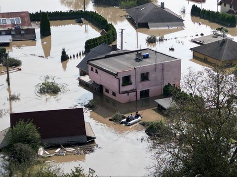 FOTO: Banjir Kian Memburuk, Republik Ceko Terancam 