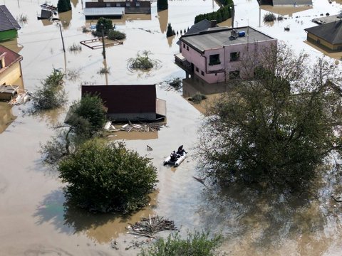 FOTO: Banjir Kian Memburuk, Republik Ceko Terancam 