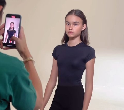 8 Foto Terbaru Chloe, Putri Melaney Ricardo, yang Memukau dan Dianggap Ideal untuk Menjadi Model