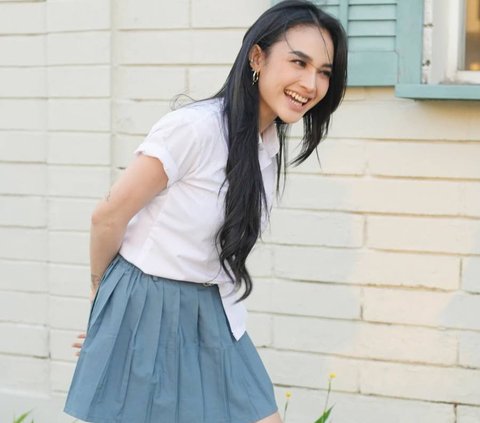 Dikenal Sebagai Salah Satu Pedangdut Paling Cantik, 8 Foto Arlida Putri Mengenakan Seragam SMA