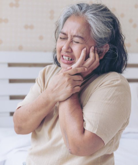 gusi bengkak (sumber: freepik)