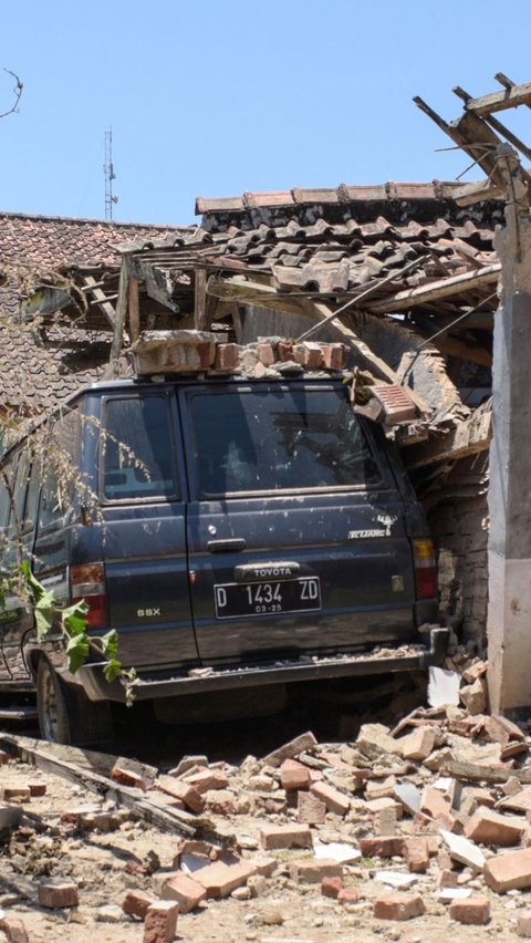 FOTO: Kondisi Kertasari Setelah Gempa Bumi Mengguncang Bandung, Ratusan Rumah Hancur hingga Puluhan Luka-Luka