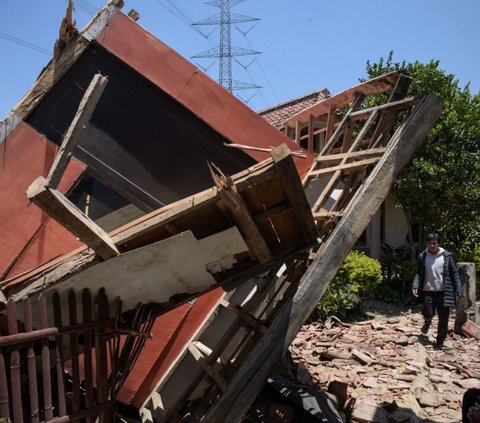 FOTO: Kondisi Kertasari Setelah Gempa Bumi Mengguncang Bandung, Ratusan Rumah Hancur hingga Puluhan Luka-Luka