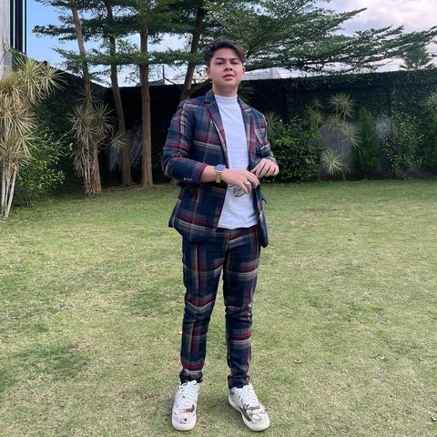 Kini Sudah Remaja, Intip Potret Terbaru Baim Cilik yang Jadi Sorotan