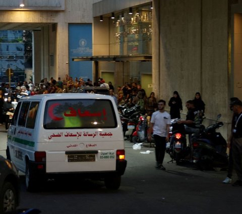 Ledakan baru ini telah menambah panjang daftar korban tewas dan terluka.Ledakan ini terjadi secara serentak hingga menewaskan 20 orang dan melukai 450 lainnya. Foto: REUTERS / Mohamed Azakir